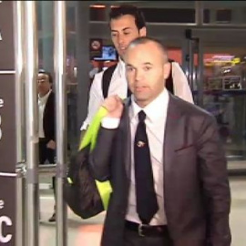 Caras largas en el regreso del Barça a Barcelona