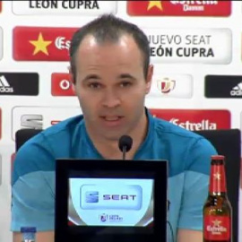 Iniesta: "Cuando no salen las cosas te jodes, lloras, sufres, te levantas y sigues"