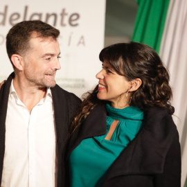 Teresa Rodríguez y Antonio Maíllo durante un acto electoral de Adelante Andalucía. José Camó