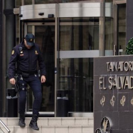 El Grupo funerario El Salvador, acusado de cambiar féretros. / EFE