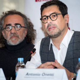 El presidente de la SGAE, José Ángel Hevia (derecha), junto al vicepresidente Teo Cardalda, el pasado diciembre. / EFE