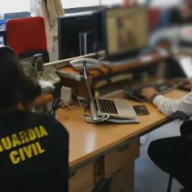 La Guardia Civil detiene a 17 personas por enaltecimiento del terrorismo de ETA