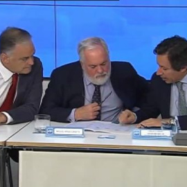 Cañete seguirá siendo ministro al menos una semana más, según el PP