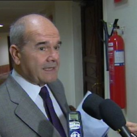 Chaves considera "lamentable" que el PP reniegue de Aznar