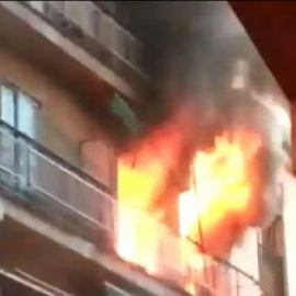 Un fuerte incendio calcina una vivienda granadina