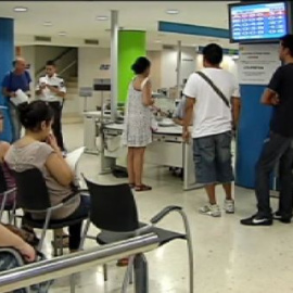 El paro baja en abril en 111.565 personas