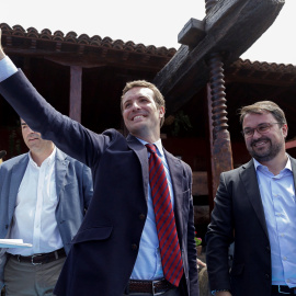 15/04/2019 - Pablo Casado en la clausura de un cóctel-mitin en el que también intervino el presidente del PP en Canarias, Asier Antona. EFE/ Ramón de la Rocha