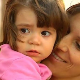 Aumentan las mujeres españolas que afrontan la maternidad en solitario