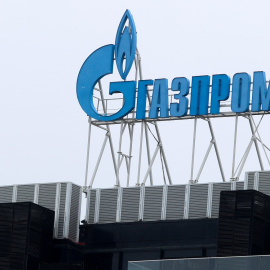  Logo de Gazprom en San Petersburgo.- Igor Russak / dpa