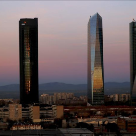 La Torre Espacio (primera desde la derecha), en una vista general de las Cuatro Torres de Madrid. - EFE