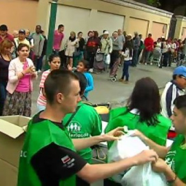 Cientos de personas en Valencia comen gracias a la solidaridad
