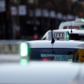 Los taxis vuelven a circular por Madrid tras 16 días de huelga./EFE