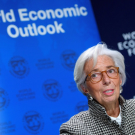 La directora gerente del Fondo Monetario Internacional (FMI), Christine Lagarde, ofrece una rueda de prensa en Davos (Suiza)ueden generar "graves vulnerabilidades financieras". EFE/ Laurent Gillieron