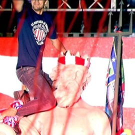 Neptuno ya luce corona rojiblanca