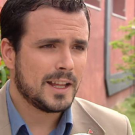 Alberto Garzón: "Hay muchos populares nerviosos por el crecimiento de partidos a la izquierda del PSOE"