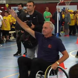 Cruyff: "Leo siempre tiene que ser la pieza importante"