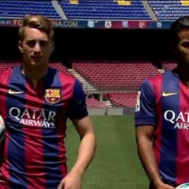 Delofeu y Rafinha lucen las nuevas camisetas