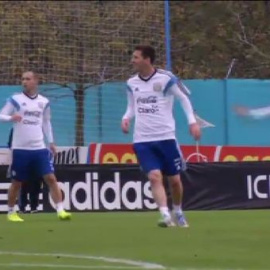 Messi entrena con Argentina