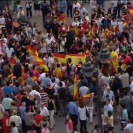 Concentración monárquica en la Puerta del Sol