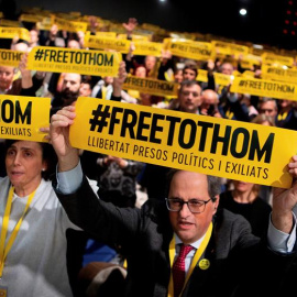 El presidente de la Generalitat, Quim Torra, durante el acto de clausura del congreso constituyente de la Crida Nacional per la República, con la proclamación de los resultados de las votaciones internas. EFE/ Enric Fontcuberta
