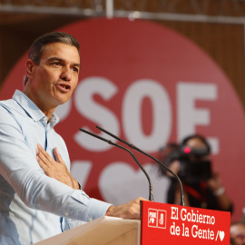 El presidente del Gobierno, Pedro Sánchez, da un discurso durante la reunión del Consejo Político Federal del PSOE, este sábado, en Zaragoza.