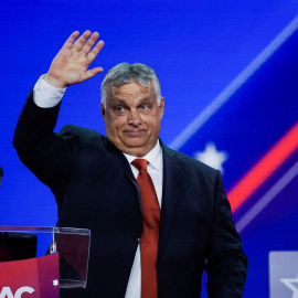 04/08/2022 El presidente de Hungría, Viktor Orban, saluda a los presentes en la Conferencia Política de Acción Conservadora, celebrada en Dallas (Estados Unidos)