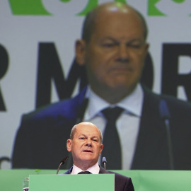 El canciller alemán, Olaf Scholz, se dirige a la convención del sindicato de policías alemanes GdP en Berlín.