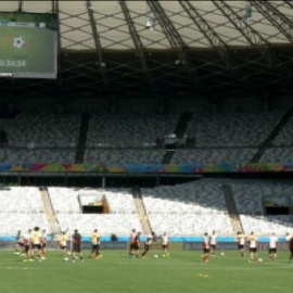 Bélgica toma contacto con el césped del estadio Mineirao de Belo Horizonte