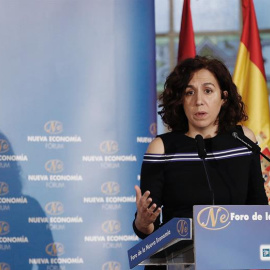 13/02/2019.- La secretaria de Estado de la España Global, Irene Lozano, durante su intervención este miércoles en un desayuno informativo del Foro de la Nueva Economía. EFE/J.P.Gandul