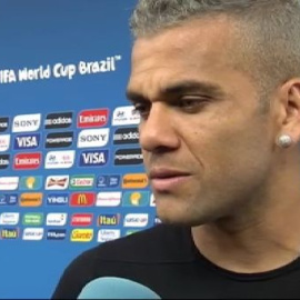 Dani Alves: "La virgen de Guadalupe estaba con Ochoa, lo paraba todo"