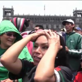 Brasileños y méxicanos viven con intensidad el empate entre sus selecciones