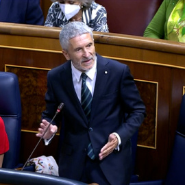 VÍDEO | Marlaska niega que la policía marroquí cruzara la valla de Melilla, pese a las imágenes mostradas por 'Público'