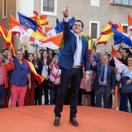 El candidato a la presidencia del Gobierno por Ciudadanos, Albert Rivera, durante el mitin en la Plaza de Europa de Murcia. EFE/Marcial Guillén
