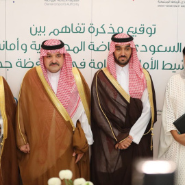 Reema bin Bandar al Saud, a la derecha, es la primera mujer en ocupar la embajada saudí de EEUU. Twitter