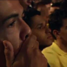 Decepción y desconsuelo entre los aficionados brasileños tras su humillante salida de Mundial