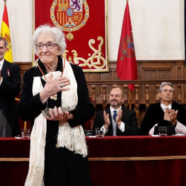La poeta uruguaya Ida Vitale tras recibir el Premio de Literatura en Lengua Castellana Miguel de Cervantes 2018. - EFE