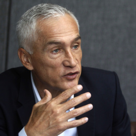 Fotografía de archivo del 29 de septiembre de 2019 del periodista mexicano Jorge Ramos hablando durante una entrevista con Efe en Medellín (Colombia) | EFE/Luis Eduardo Noriega A.