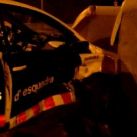 Detenidos tres atracadores al chocar contra un coche patrulla de los Mossos