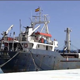 Cinco narcos excarcelados viven en un barco bajo control policial