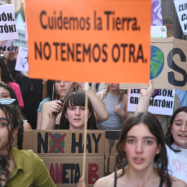  Jóvenes se movilizan por el clima para exigir un cambio en el sistema energético, en la Plaza Mayor, a 23 de septiembre de 2022, en Madrid (España).Fernando Sánchez / Europa Press