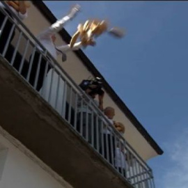 Llueve pan y queso para los vecinos de la localidad