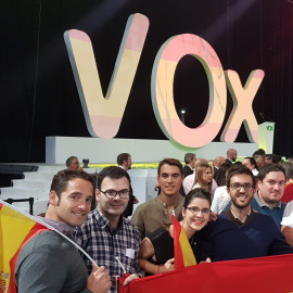 Militantes de Vox Coruña en el acto de Vistalegre. | GaliciaPress