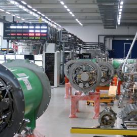 La construcción del NICA (Nuclotron based Ion Collider Facility) en el Instituto Conjunto de Investigación Nuclear (JINR) comenzó en 2013 y está previsto que las obras concluyan a finales del próximo año. EFE/Céline Aemisegger