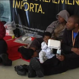 Prosigue el traslado de inmigrantes desde Tarifa a centros de internamiento de toda España