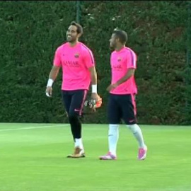 Neymar completa la sesión completa de entrenamiento