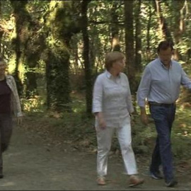 Merkel y Rajoy recorren un tramo del Camino de Santiago