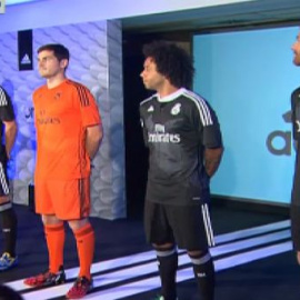 El Real Madrid presenta la nueva camiseta que vestirá en la Champions League