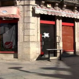 Una camarera herida grave en la cabeza tras disparle su pareja en la hamburguesería donde trabajan