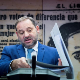 José Luis Ábalos en la Comisión de Industria del Senado donde explicó los cambios necesarios para evitar que la gente se suicide cuando vaya a ser desahuciada | Luca Piergiovanni / EFE