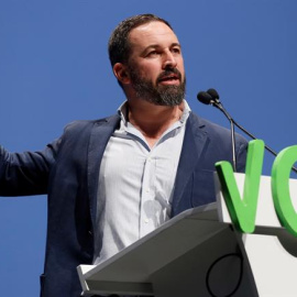 El presidente de Vox, Santiago Abascal, durante el acto de presentación en Sevilla a sus candidatos provinciales a las elecciones andaluzas. /EFE